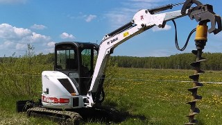 Аренда экскаватора погрузчика с ямобуром в Пыть-Ях цена от 1568 руб